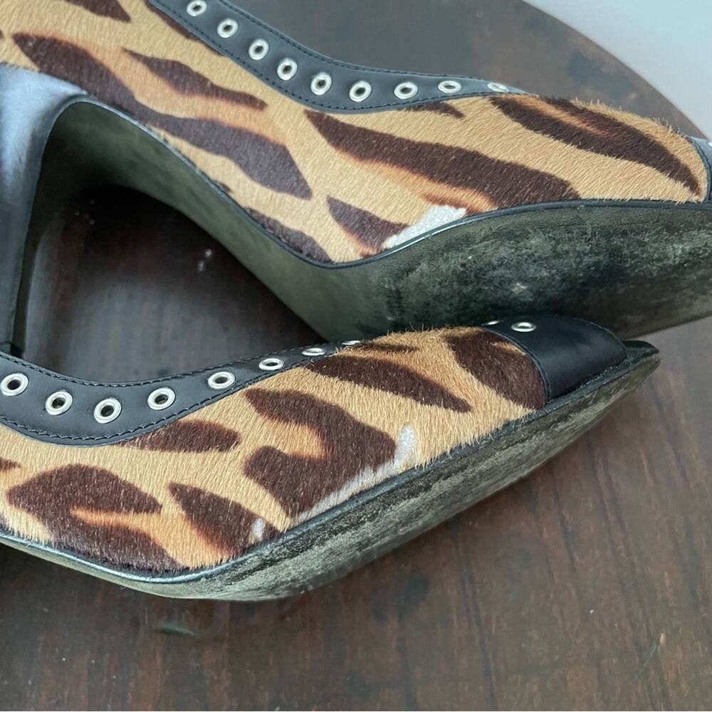 Donald J. Pliner Heels - Picture 7 of 10
